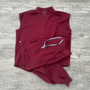 Figs burgundy scrub set size S/M